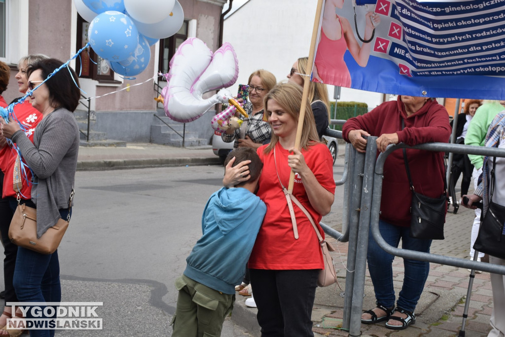 Manifestacja położnych w Staszowie