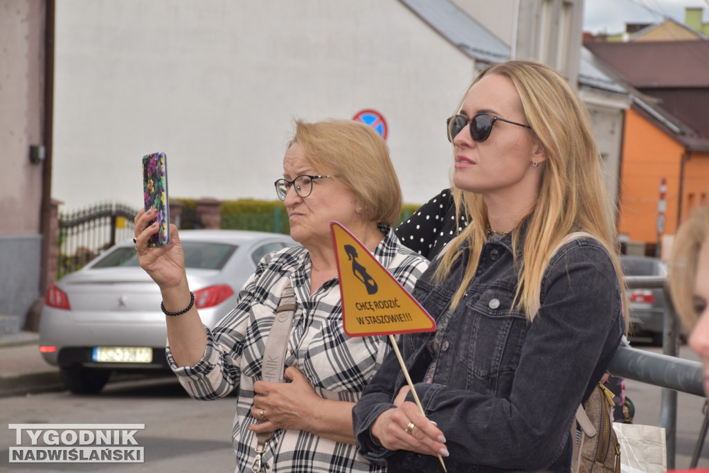 Manifestacja położnych w Staszowie