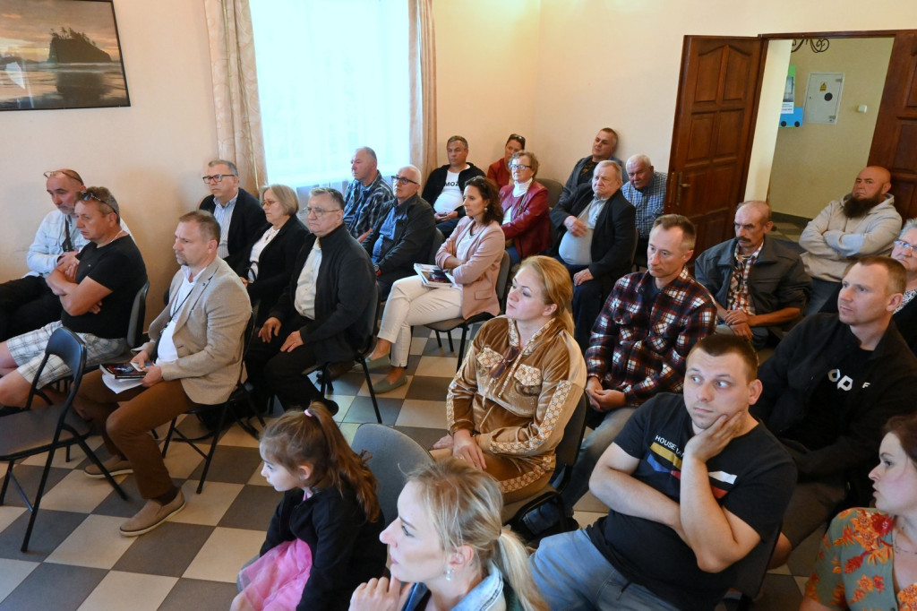 Spotkanie w sprawie masztu na osiedlu Miechocin