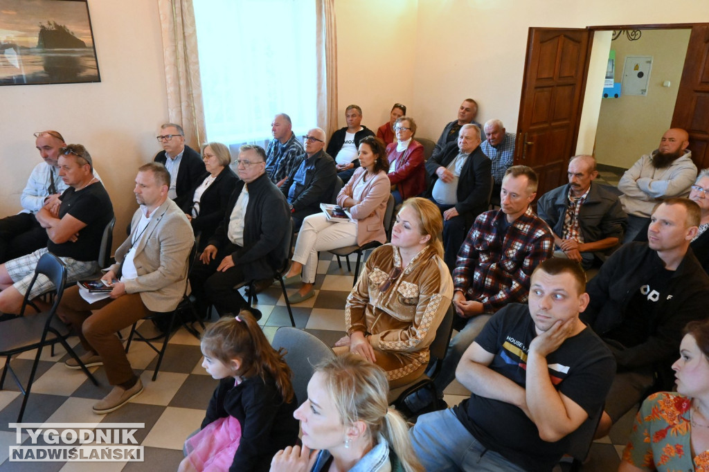 Spotkanie w sprawie masztu na osiedlu Miechocin