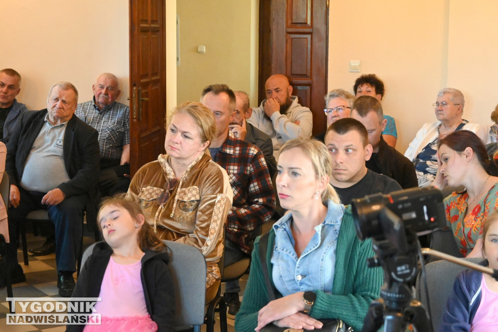 Spotkanie w sprawie masztu na osiedlu Miechocin