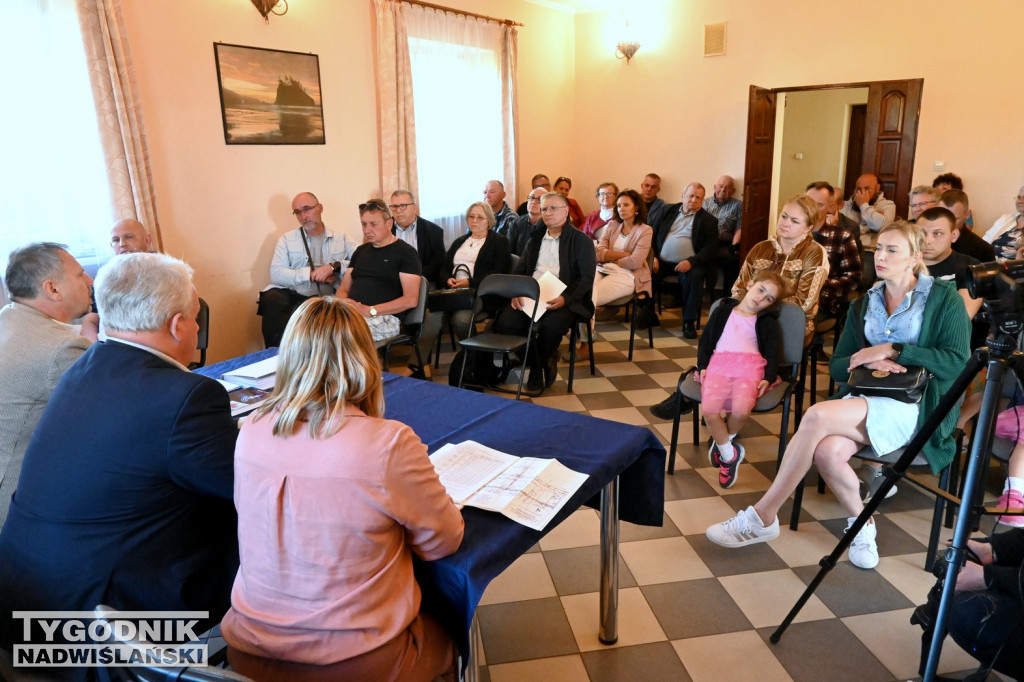 Spotkanie w sprawie masztu na osiedlu Miechocin