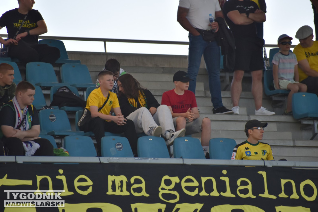 Zdjęcia z trybun z meczu Siarki z Unią