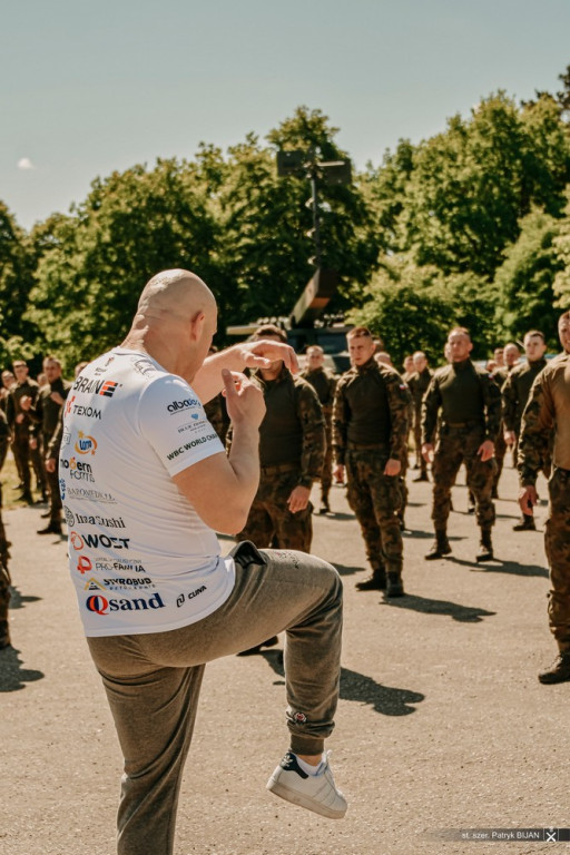 18. Pułk Alrtylerii w Nowej Dębie trenował boks