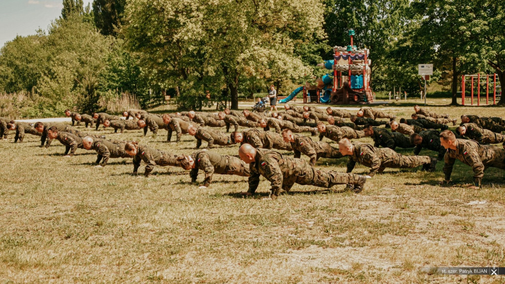 18. Pułk Alrtylerii w Nowej Dębie trenował boks