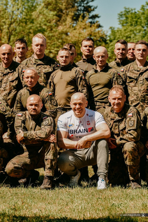 18. Pułk Alrtylerii w Nowej Dębie trenował boks