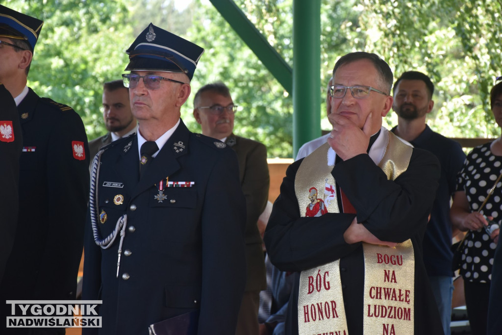 Przekazanie wozu strażackiego w Krawcach