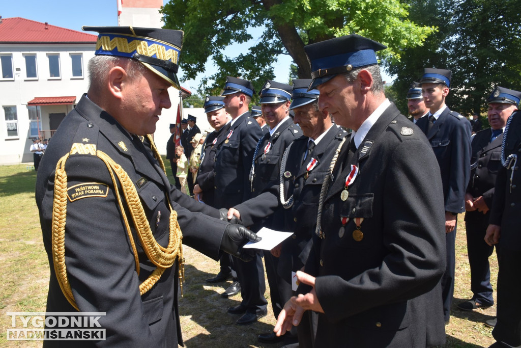 Przekazanie wozu strażackiego w Krawcach