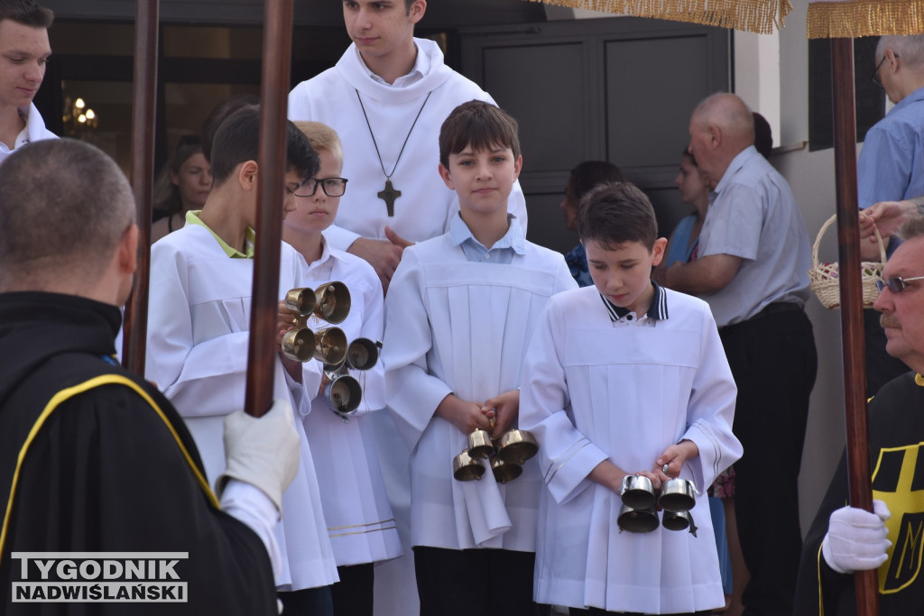 Procesja Bożego Ciała w Nowej Dębie