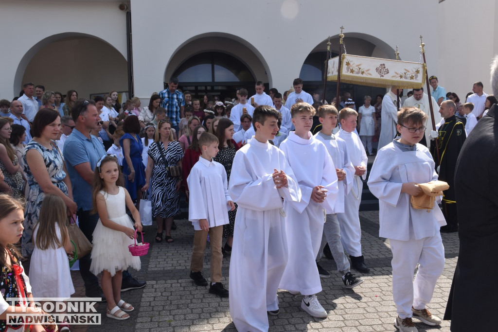 Procesja Bożego Ciała w Nowej Dębie
