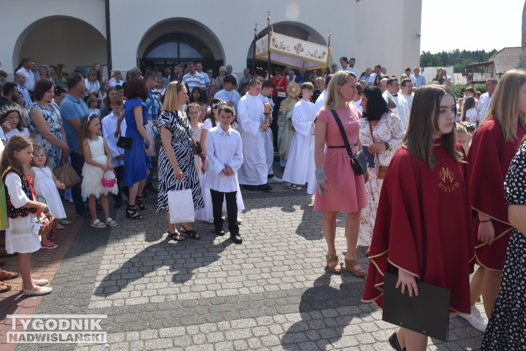 Procesja Bożego Ciała w Nowej Dębie