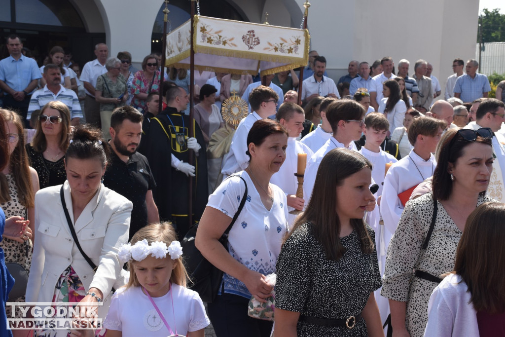 Procesja Bożego Ciała w Nowej Dębie