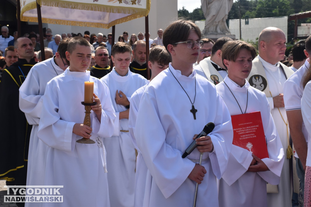Procesja Bożego Ciała w Nowej Dębie
