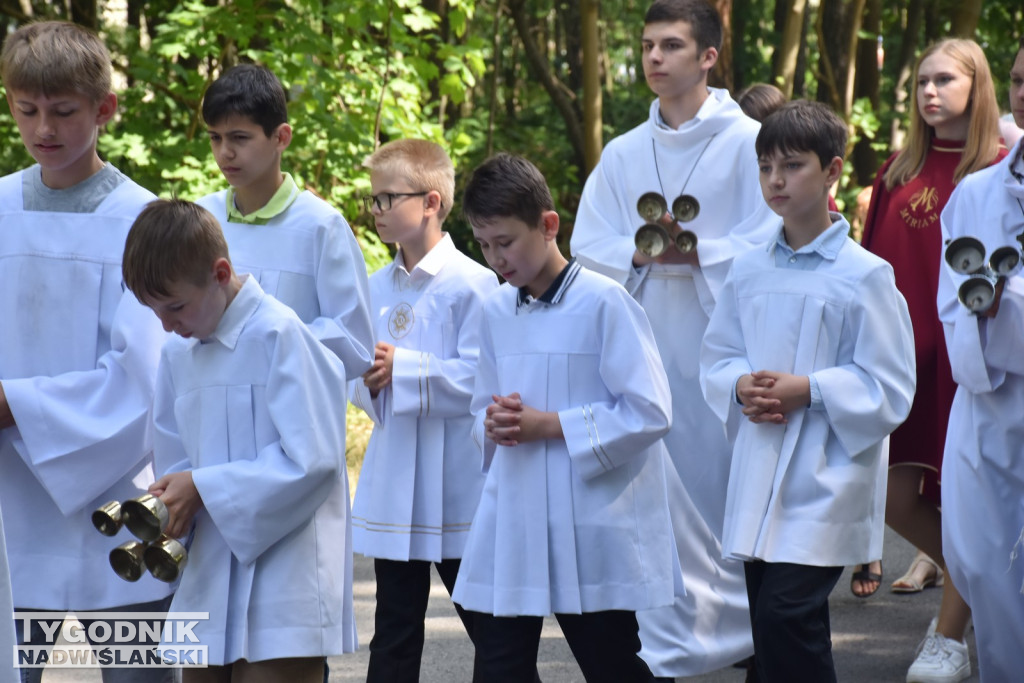 Procesja Bożego Ciała w Nowej Dębie