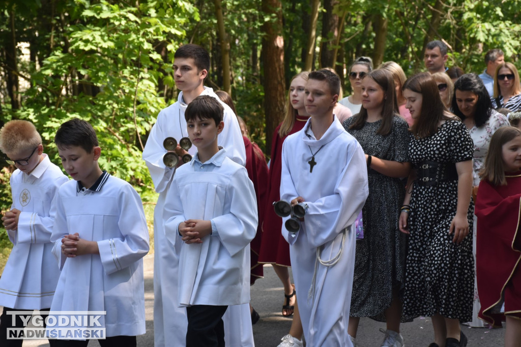 Procesja Bożego Ciała w Nowej Dębie