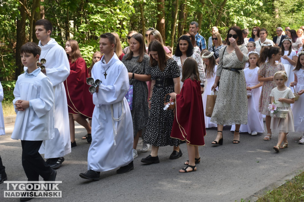Procesja Bożego Ciała w Nowej Dębie