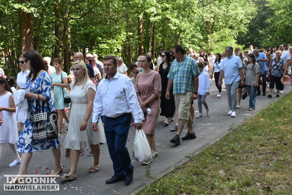 Procesja Bożego Ciała w Nowej Dębie