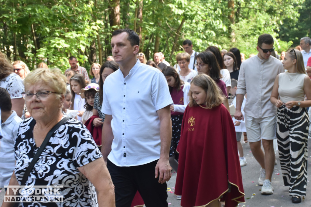 Procesja Bożego Ciała w Nowej Dębie