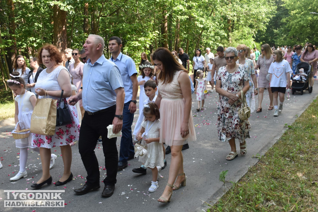 Procesja Bożego Ciała w Nowej Dębie