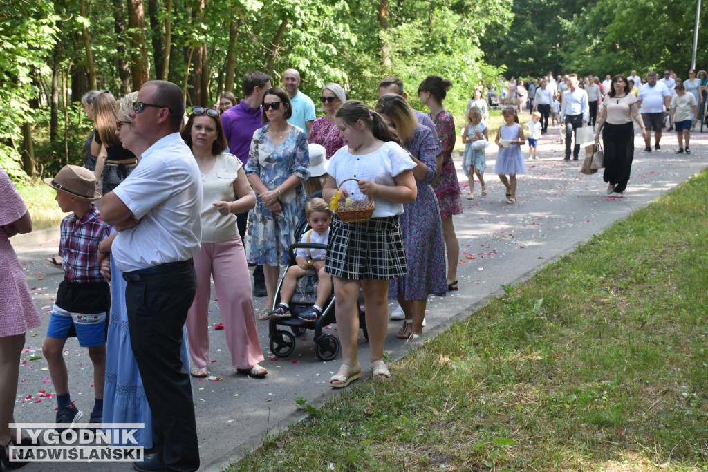 Procesja Bożego Ciała w Nowej Dębie