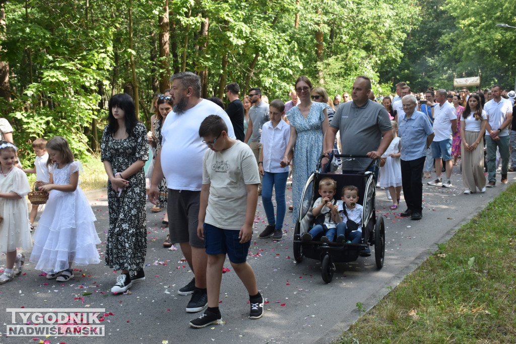 Procesja Bożego Ciała w Nowej Dębie
