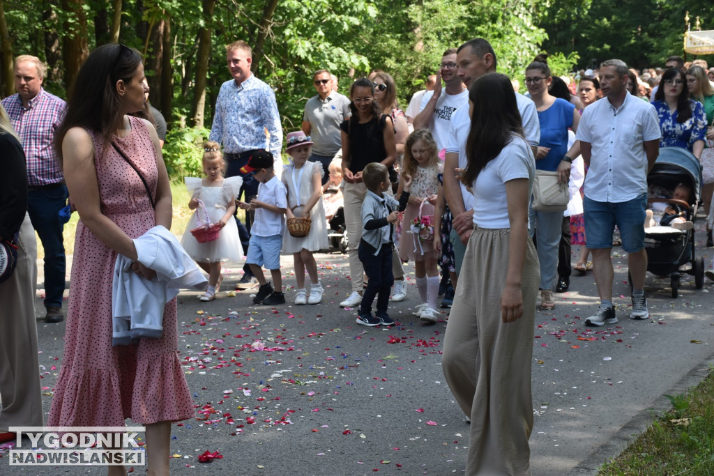 Procesja Bożego Ciała w Nowej Dębie