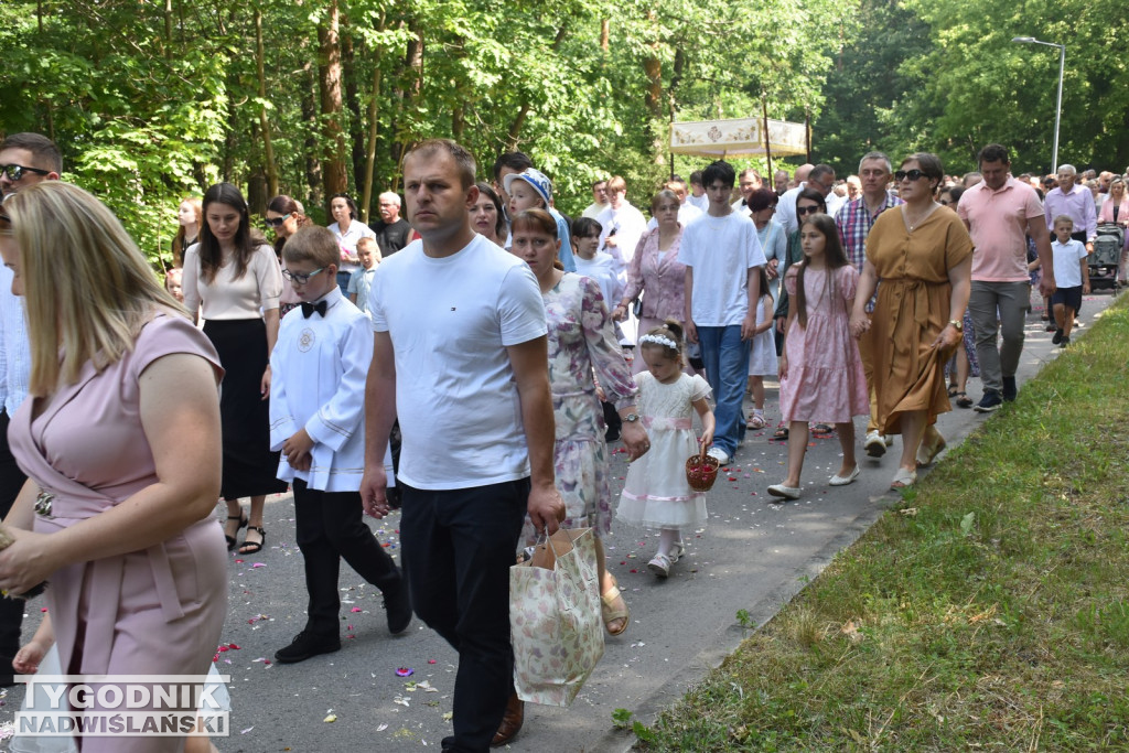 Procesja Bożego Ciała w Nowej Dębie