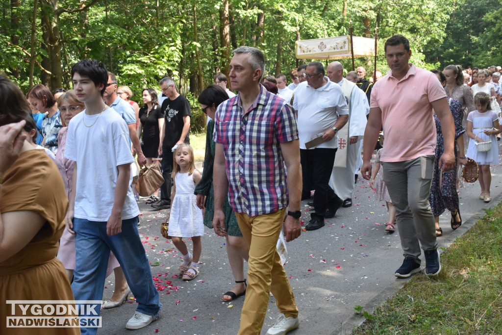 Procesja Bożego Ciała w Nowej Dębie