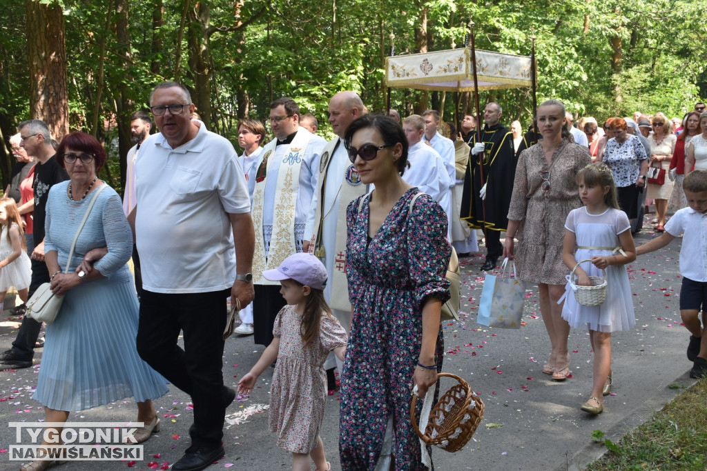 Procesja Bożego Ciała w Nowej Dębie