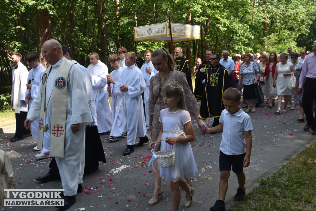 Procesja Bożego Ciała w Nowej Dębie