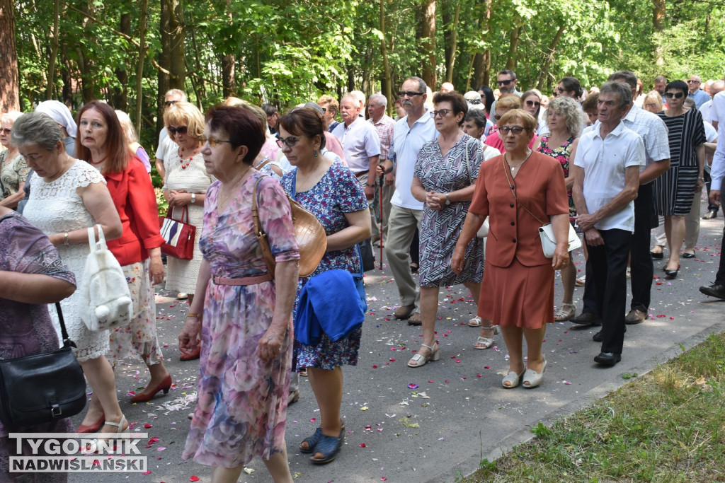 Procesja Bożego Ciała w Nowej Dębie