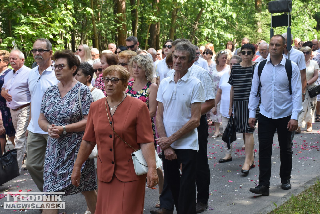 Procesja Bożego Ciała w Nowej Dębie