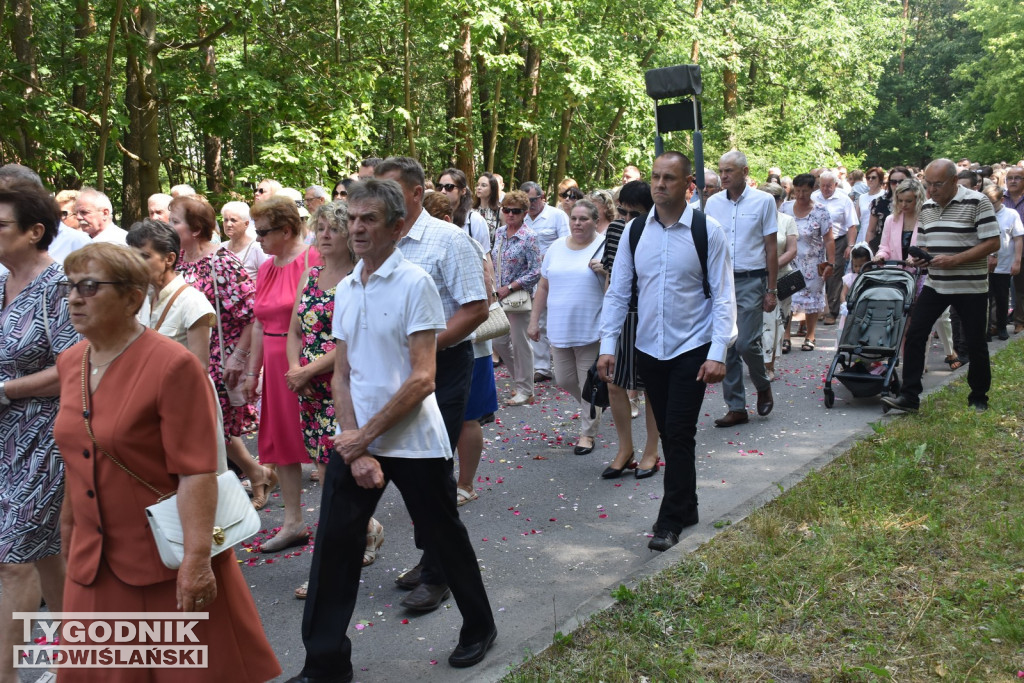 Procesja Bożego Ciała w Nowej Dębie