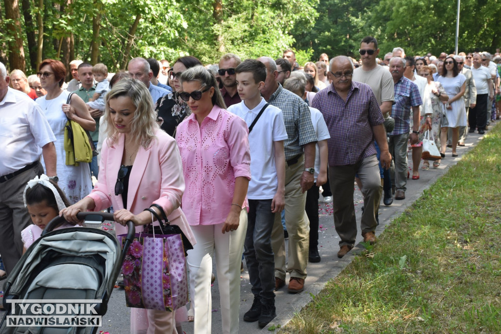 Procesja Bożego Ciała w Nowej Dębie