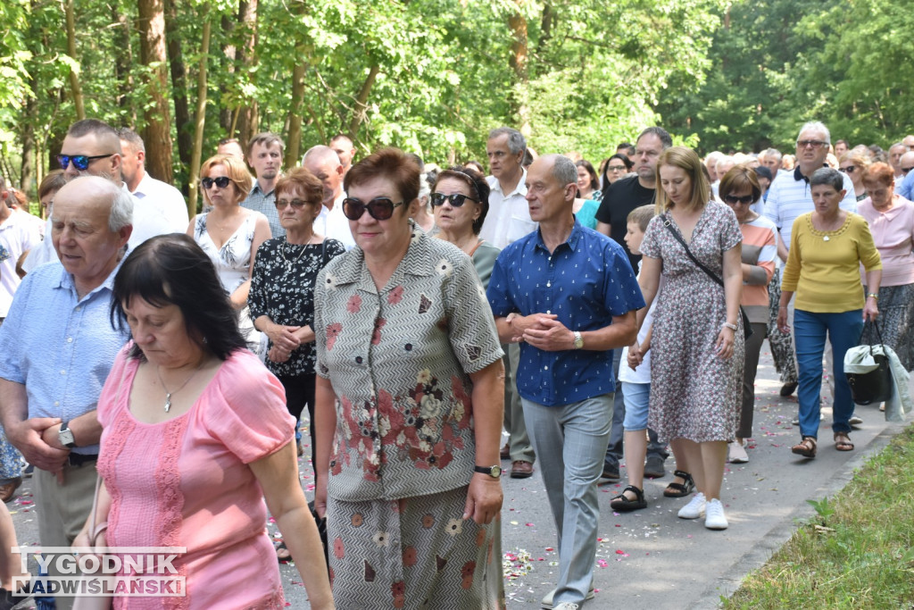 Procesja Bożego Ciała w Nowej Dębie