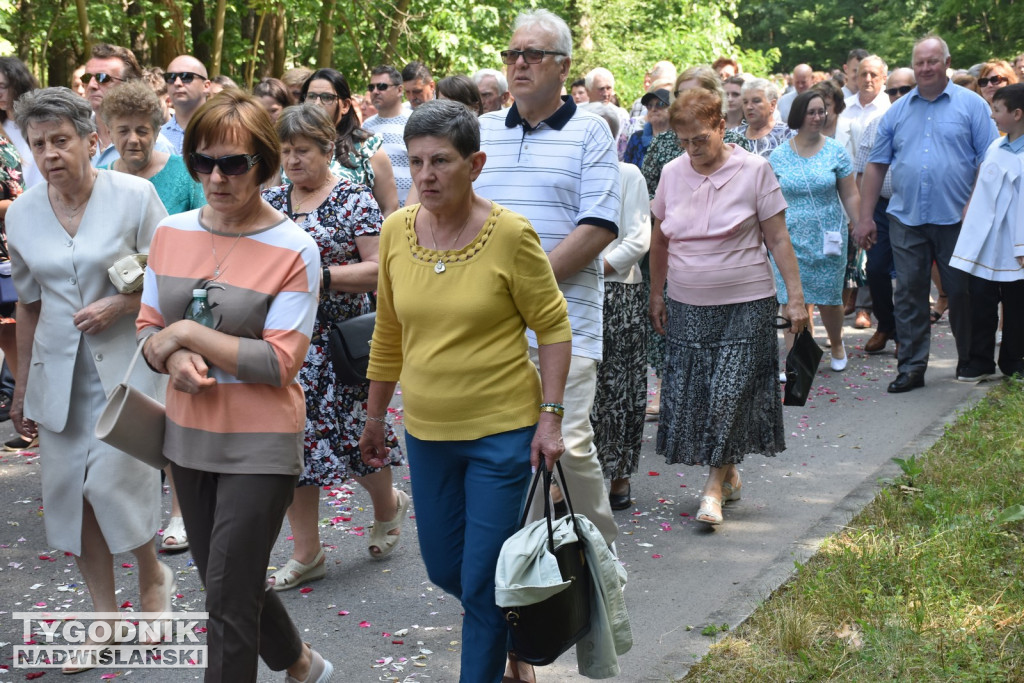 Procesja Bożego Ciała w Nowej Dębie