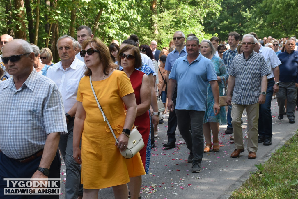 Procesja Bożego Ciała w Nowej Dębie