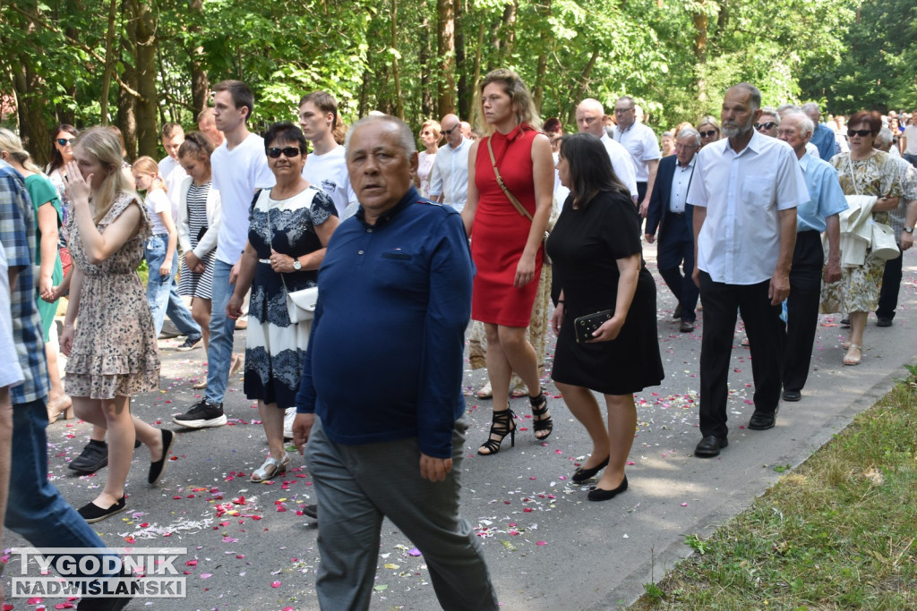 Procesja Bożego Ciała w Nowej Dębie