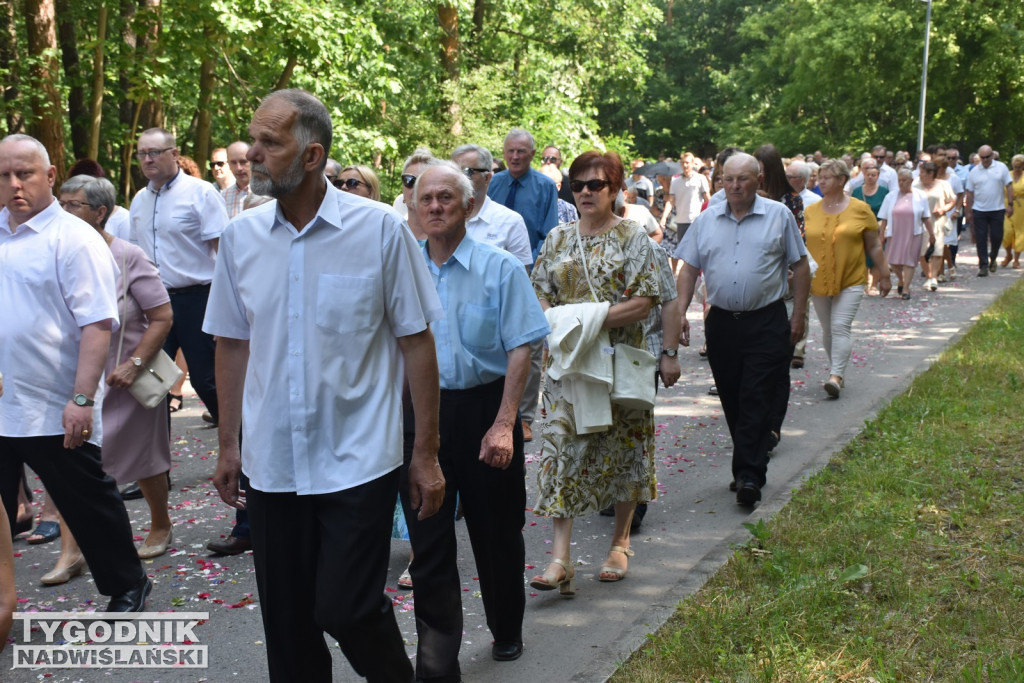 Procesja Bożego Ciała w Nowej Dębie