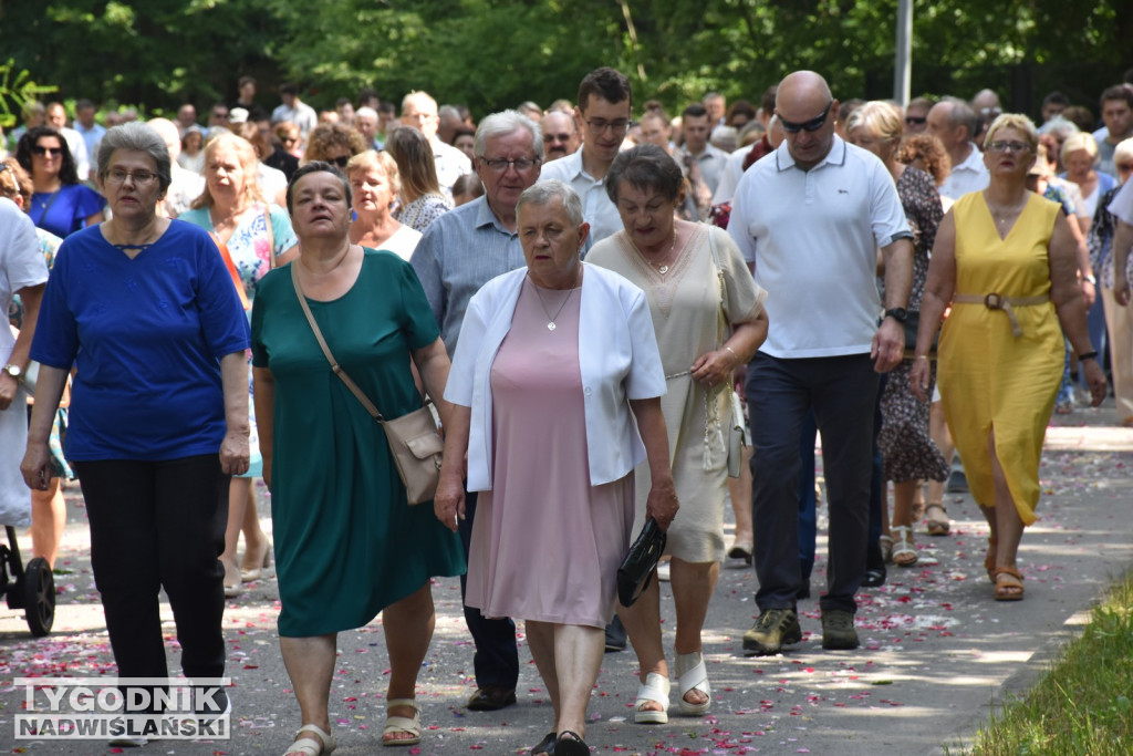Procesja Bożego Ciała w Nowej Dębie