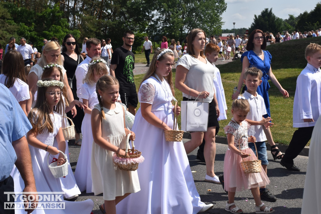 Procesja Bożego Ciała w Nowej Dębie