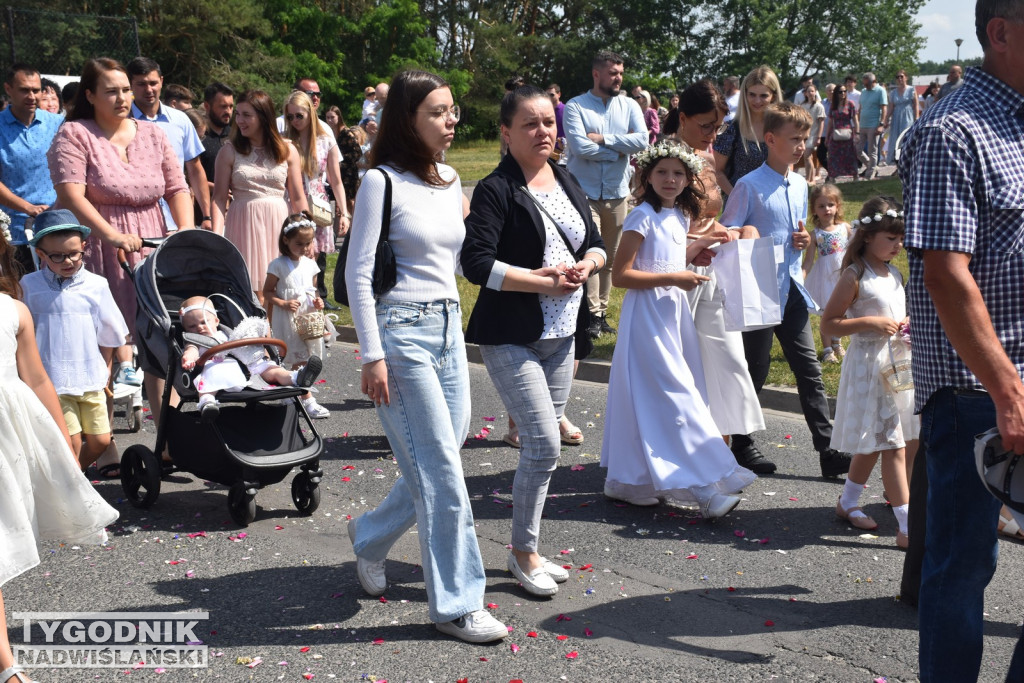 Procesja Bożego Ciała w Nowej Dębie