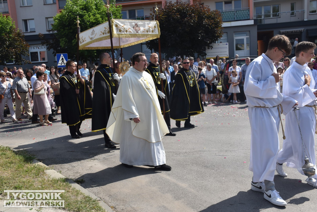 Procesja Bożego Ciała w Nowej Dębie
