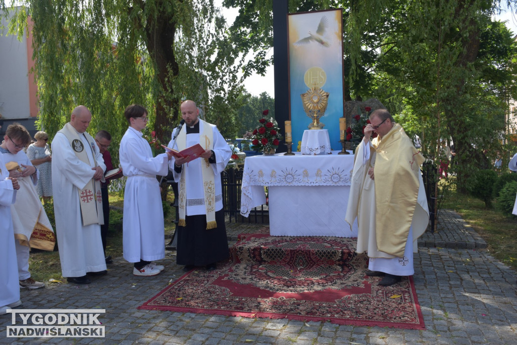 Procesja Bożego Ciała w Nowej Dębie