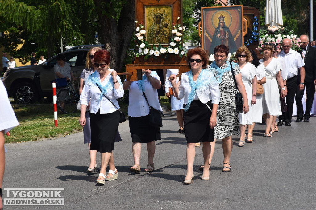 Procesja Bożego Ciała w Nowej Dębie