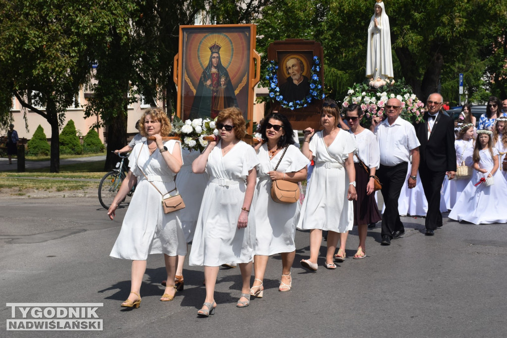 Procesja Bożego Ciała w Nowej Dębie