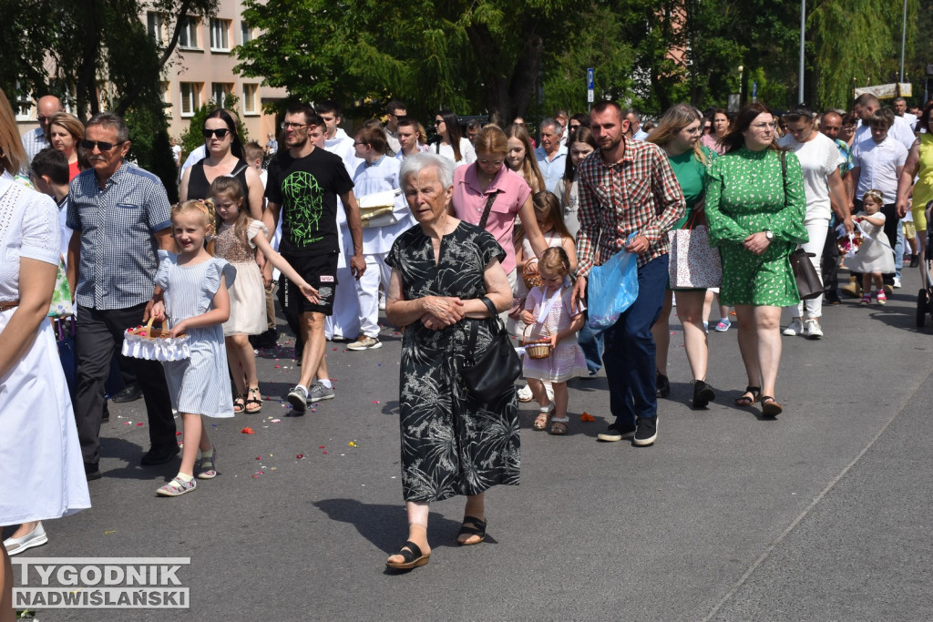 Procesja Bożego Ciała w Nowej Dębie