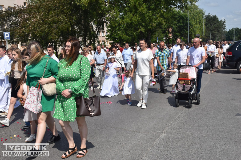 Procesja Bożego Ciała w Nowej Dębie