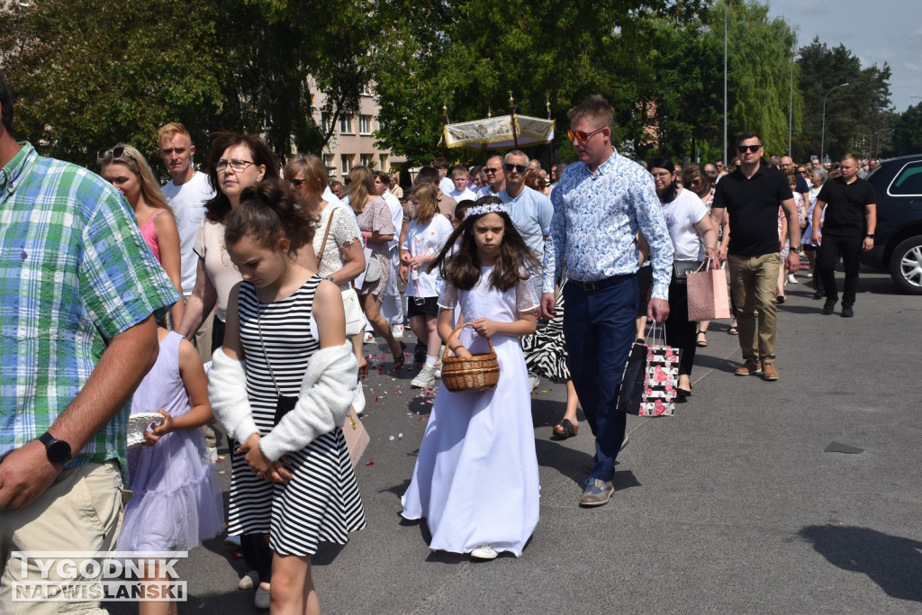 Procesja Bożego Ciała w Nowej Dębie