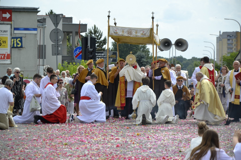 Tarnobrzeg. Procesja Bożego Ciała na Serbinowie